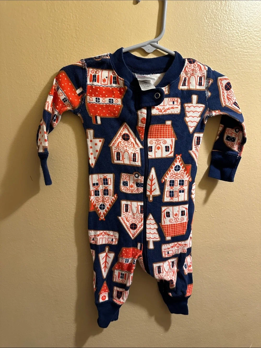 Hanna Andersson Navy and Red Kids One-Piece Footie with House Print